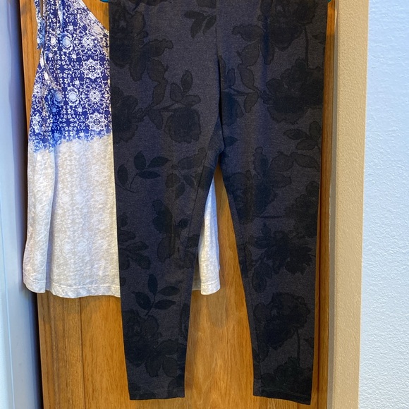 3 for $12 Sonoma Goods for Life Two-Tone Tank Top (M) + Dark Gray Legging (PL) - Picture 6 of 8